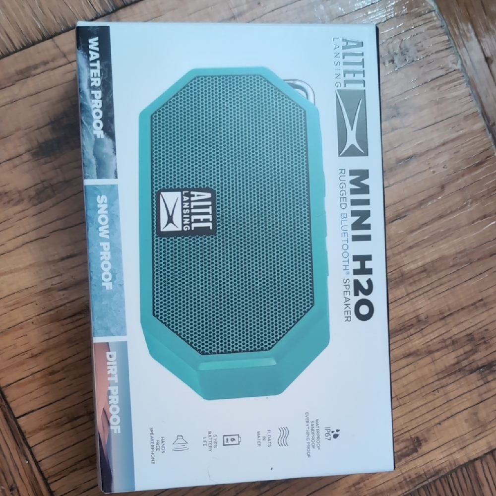 Small Waterproof Bluetooth Speaker